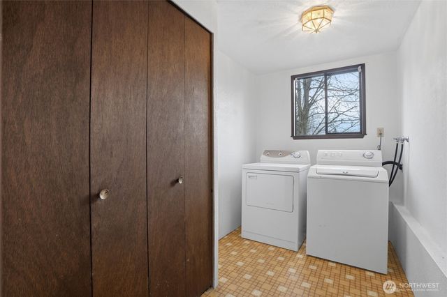 729 NE Pinecrest Drive, Bremerton, WA 98311