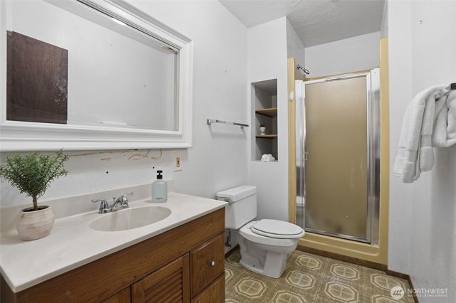 729 NE Pinecrest Drive, Bremerton, WA 98311