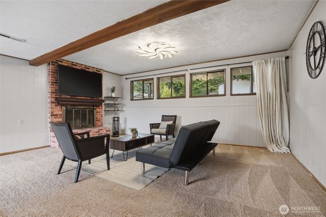 729 NE Pinecrest Drive, Bremerton, WA 98311