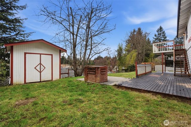 729 NE Pinecrest Drive, Bremerton, WA 98311