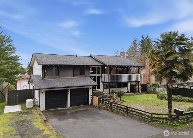 729 NE Pinecrest Drive, Bremerton, WA 98311
