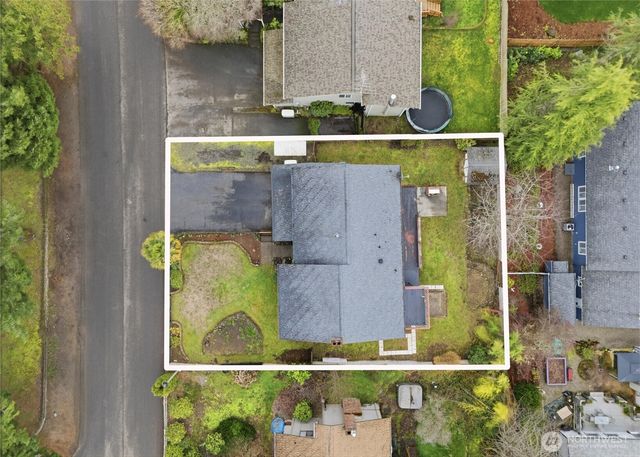 729 NE Pinecrest Drive, Bremerton, WA 98311