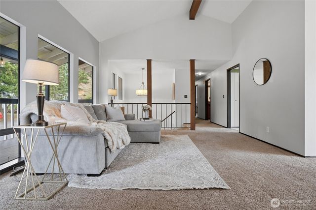 729 NE Pinecrest Drive, Bremerton, WA 98311