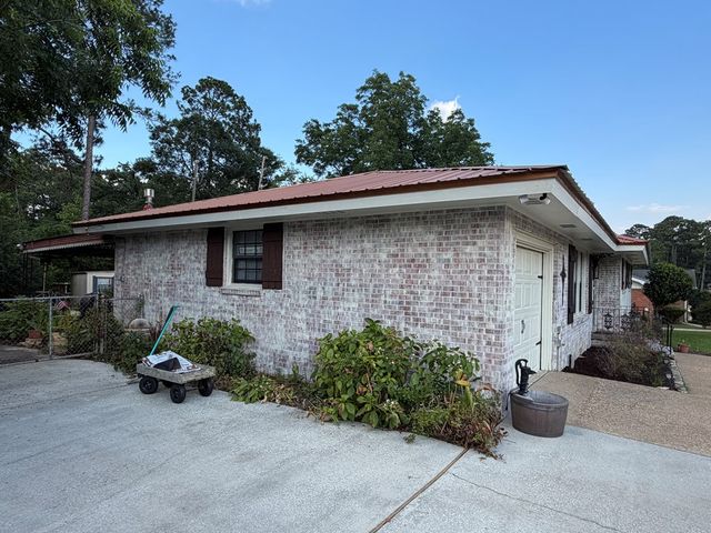 1506 N Cherokee, Dothan, AL 36303