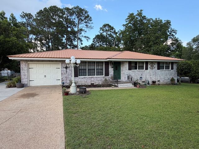 1506 N Cherokee, Dothan, AL 36303