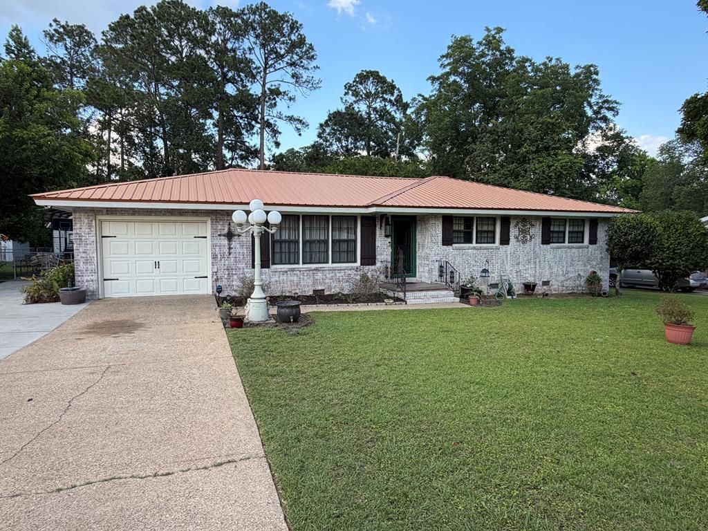 1506 N Cherokee, Dothan, AL 36303