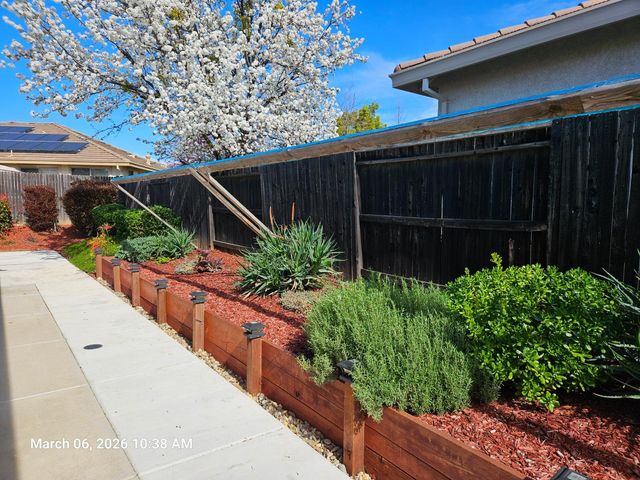 107 Ashworth Dr, Ione, CA 95640