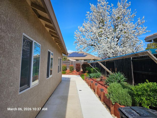 107 Ashworth Dr, Ione, CA 95640