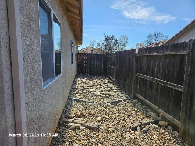 107 Ashworth Dr, Ione, CA 95640