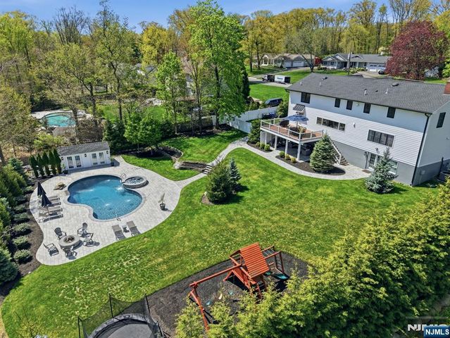 101 Tam O Shanter Drive, Mahwah, NJ 07430