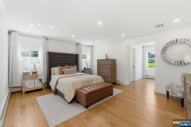 101 Tam O Shanter Drive, Mahwah, NJ 07430