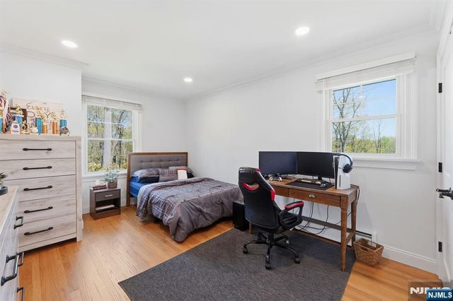 101 Tam O Shanter Drive, Mahwah, NJ 07430