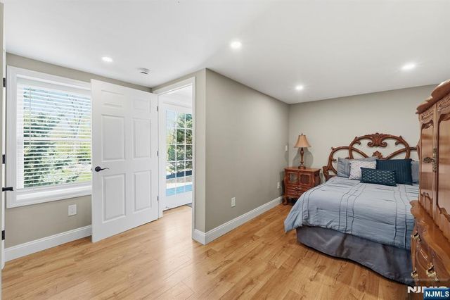101 Tam O Shanter Drive, Mahwah, NJ 07430