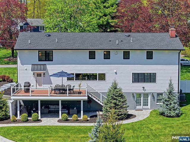 101 Tam O Shanter Drive, Mahwah, NJ 07430