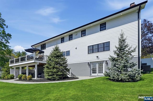 101 Tam O Shanter Drive, Mahwah, NJ 07430