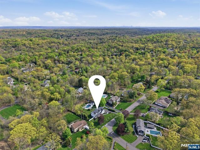 101 Tam O Shanter Drive, Mahwah, NJ 07430