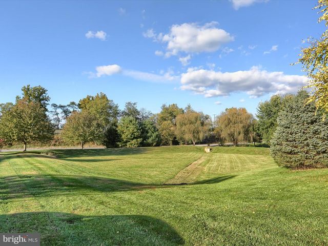 182 ROSE HILL DR, New Cumberland, PA 17070
