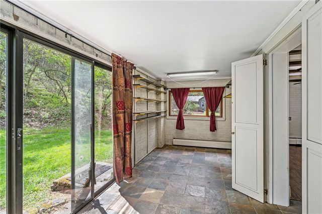 311 Redgate Rd, Aleppo, PA 15143