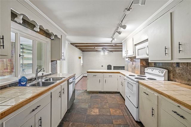311 Redgate Rd, Aleppo, PA 15143