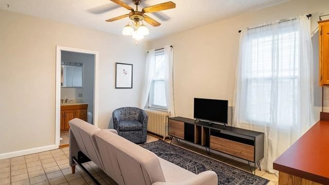 88 Glen St 2, Somerville, MA 02145
