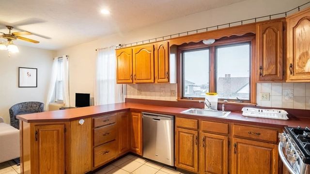 88 Glen St 2, Somerville, MA 02145