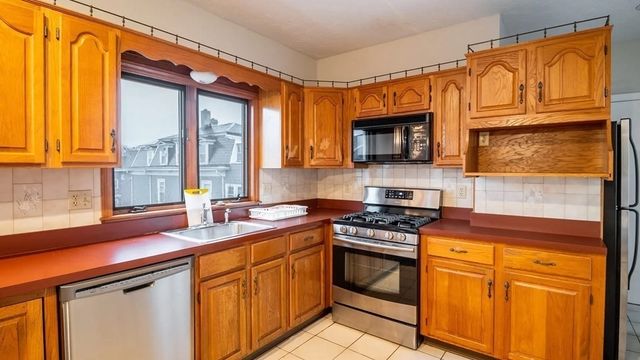 88 Glen St 2, Somerville, MA 02145