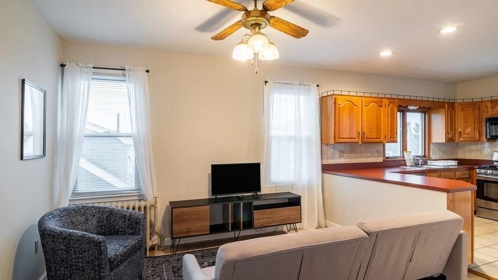 88 Glen St 2, Somerville, MA 02145