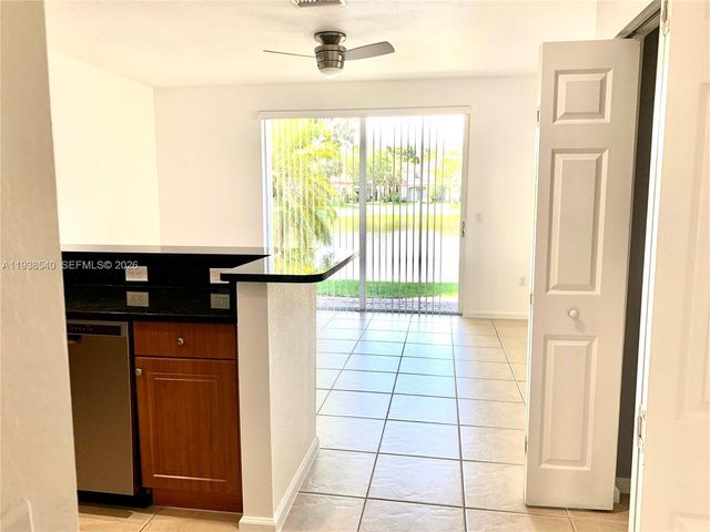 8234 SW 27th St 106, Miramar, FL 33025