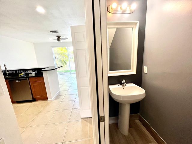 8234 SW 27th St 106, Miramar, FL 33025