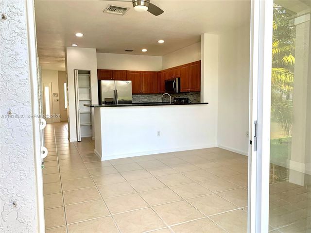 8234 SW 27th St 106, Miramar, FL 33025