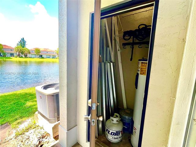 8234 SW 27th St 106, Miramar, FL 33025