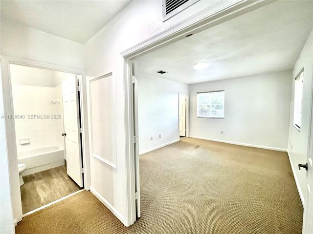 8234 SW 27th St 106, Miramar, FL 33025