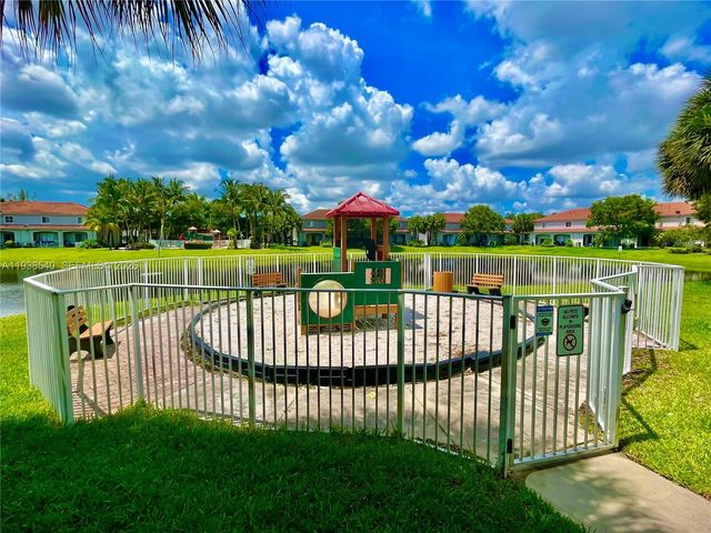 8234 SW 27th St 106, Miramar, FL 33025