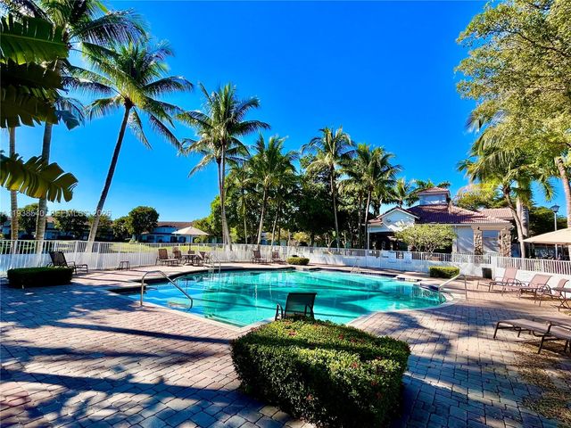 8234 SW 27th St 106, Miramar, FL 33025