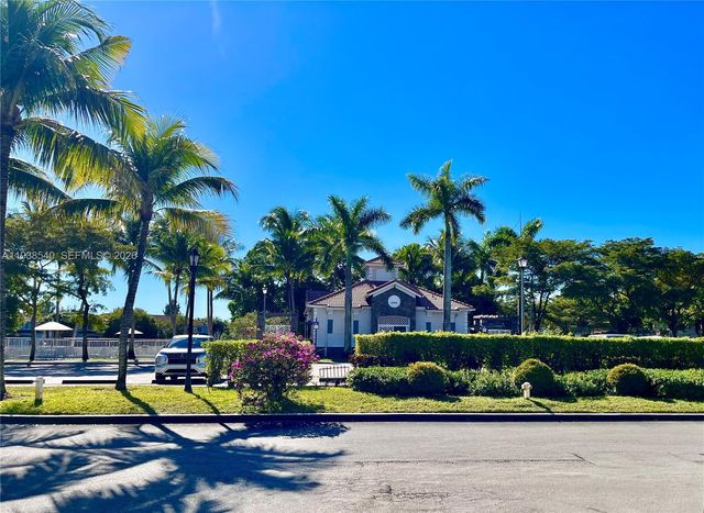 8234 SW 27th St 106, Miramar, FL 33025