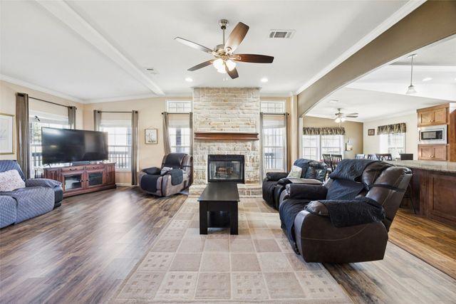 113 Draper Drive, Springtown, TX 76082