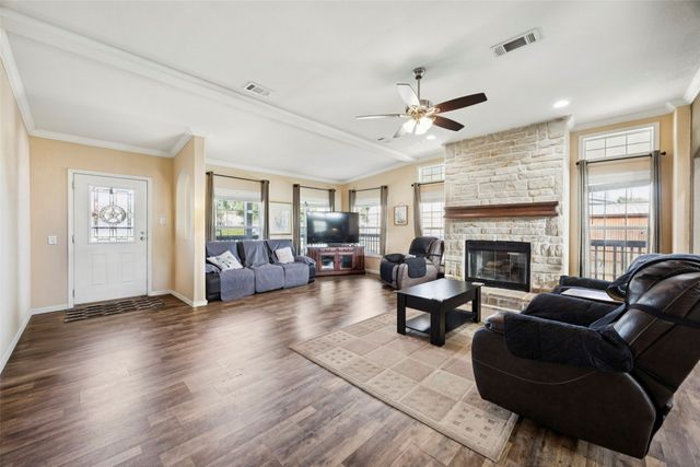 113 Draper Drive, Springtown, TX 76082