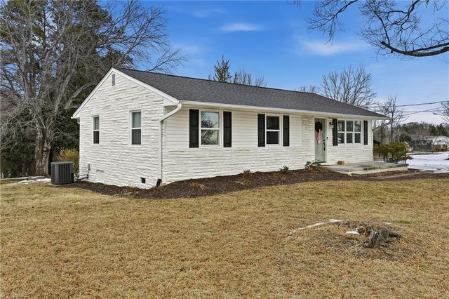 5604 Bunch Road, Oak Ridge, NC 27310