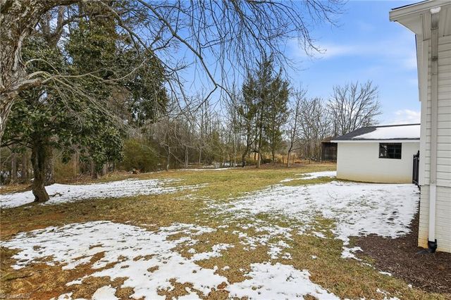 5604 Bunch Road, Oak Ridge, NC 27310