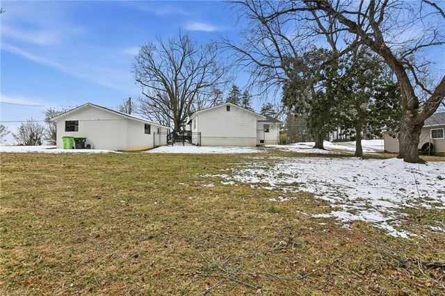 5604 Bunch Road, Oak Ridge, NC 27310