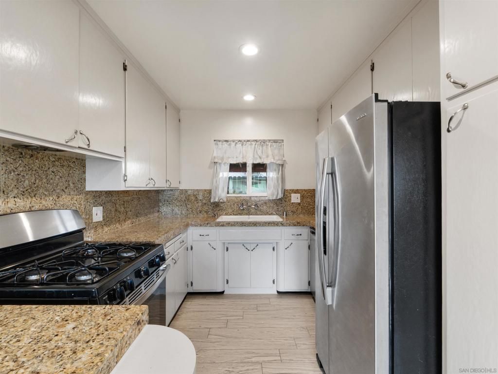 Image 10 of property listing at 7854 Alton Dr, Lemon Grove, CA 91945