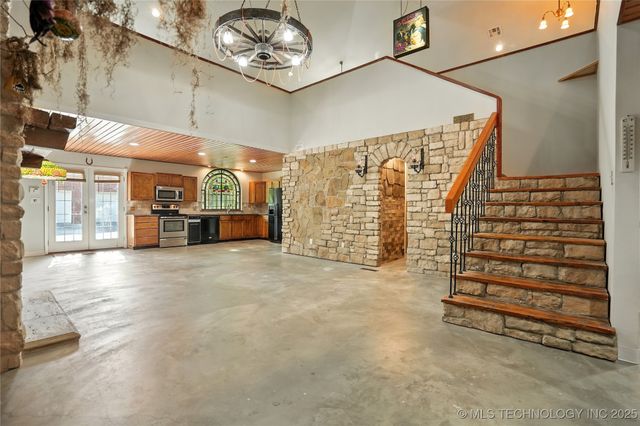 6490 Lindsay Drive, Sapulpa, OK 74066
