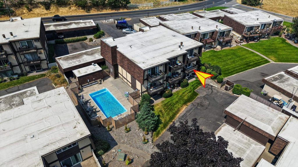 305 S Liberty Lake Rd, Liberty Lake, WA 99019 photo 3