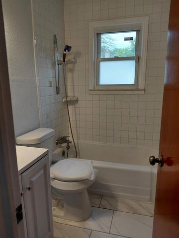 2952 Nathan Avenue, Flint, MI 48506