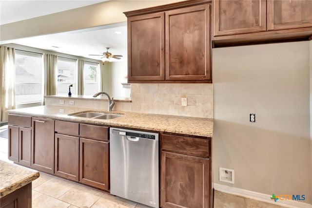 115 Copper Rock Cove, Victoria, TX 77904