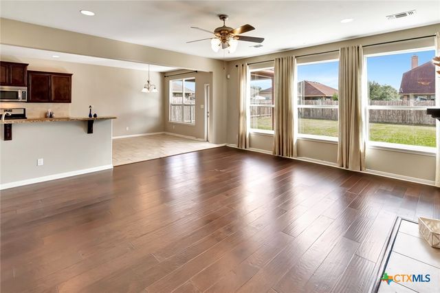 115 Copper Rock Cove, Victoria, TX 77904