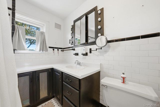 7 Byron Avenue, Yonkers, NY 10704