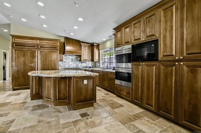1460 Orpheus Avenue, Encinitas, CA 92024