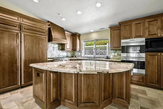 1460 Orpheus Avenue, Encinitas, CA 92024
