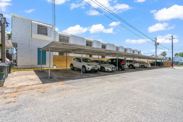 928 Postoffice 5, Galveston, TX 77550